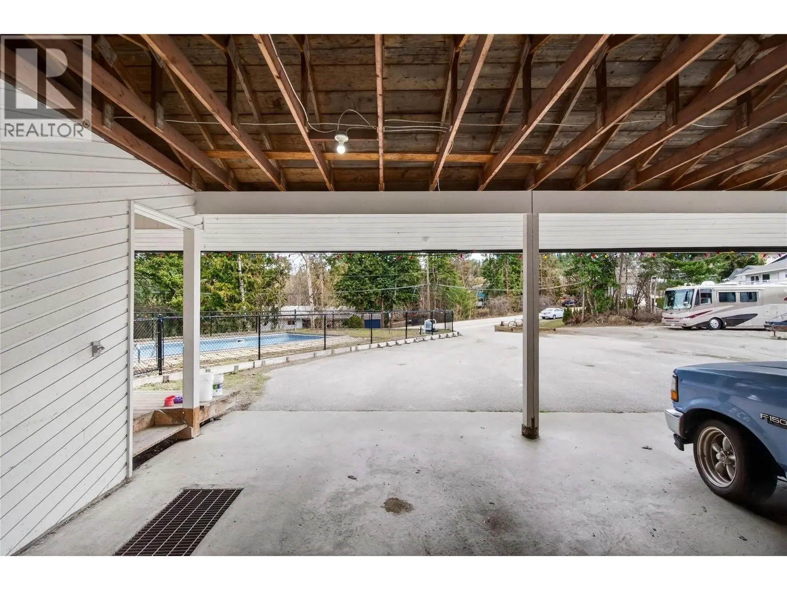 1040 Old Auto Road Se. Salmon Arm, British Columbia