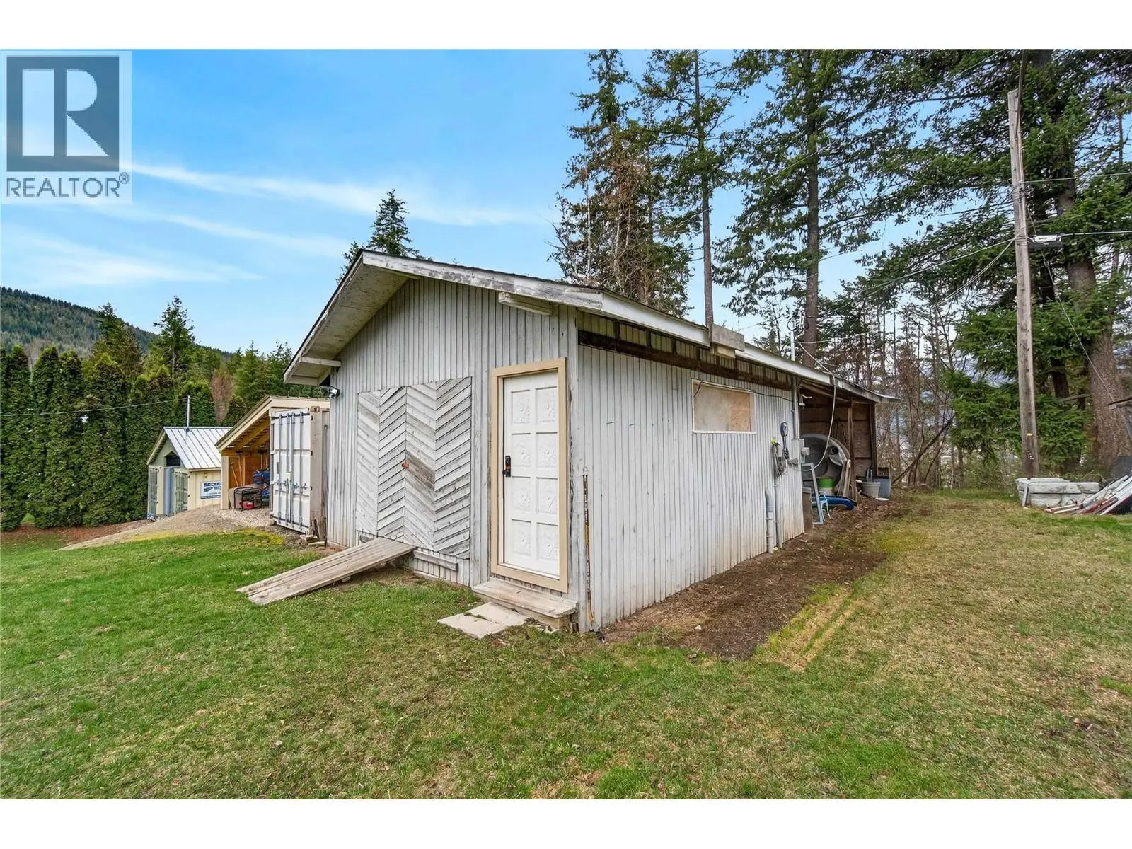 1040 Old Auto Road Se. Salmon Arm, British Columbia
