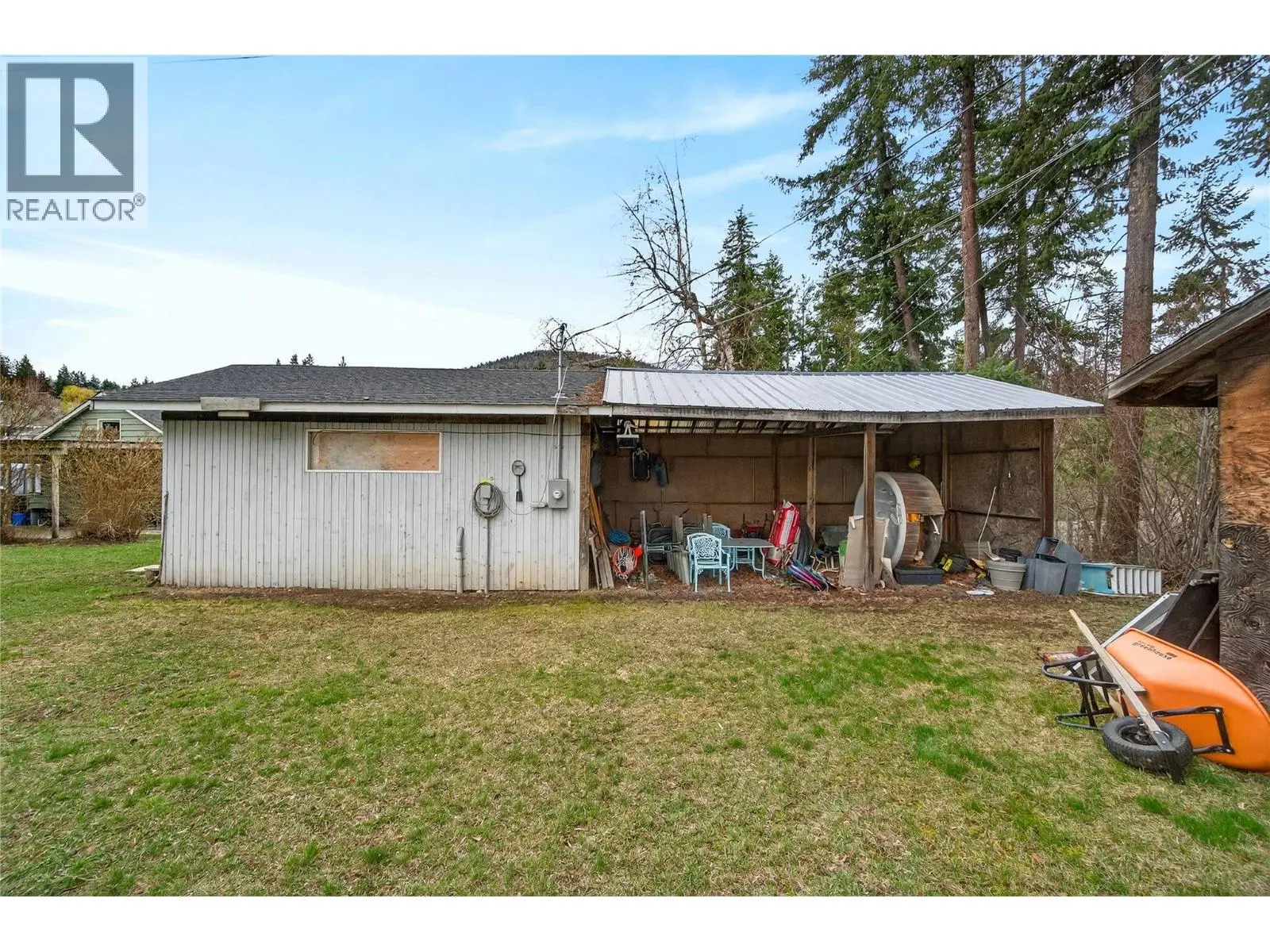 1040 Old Auto Road Se. Salmon Arm, British Columbia