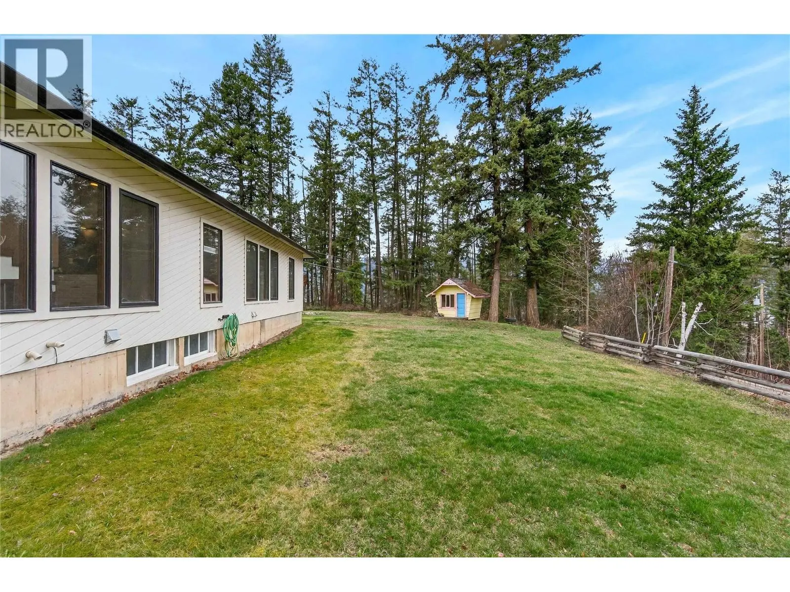 1040 Old Auto Road Se. Salmon Arm, British Columbia