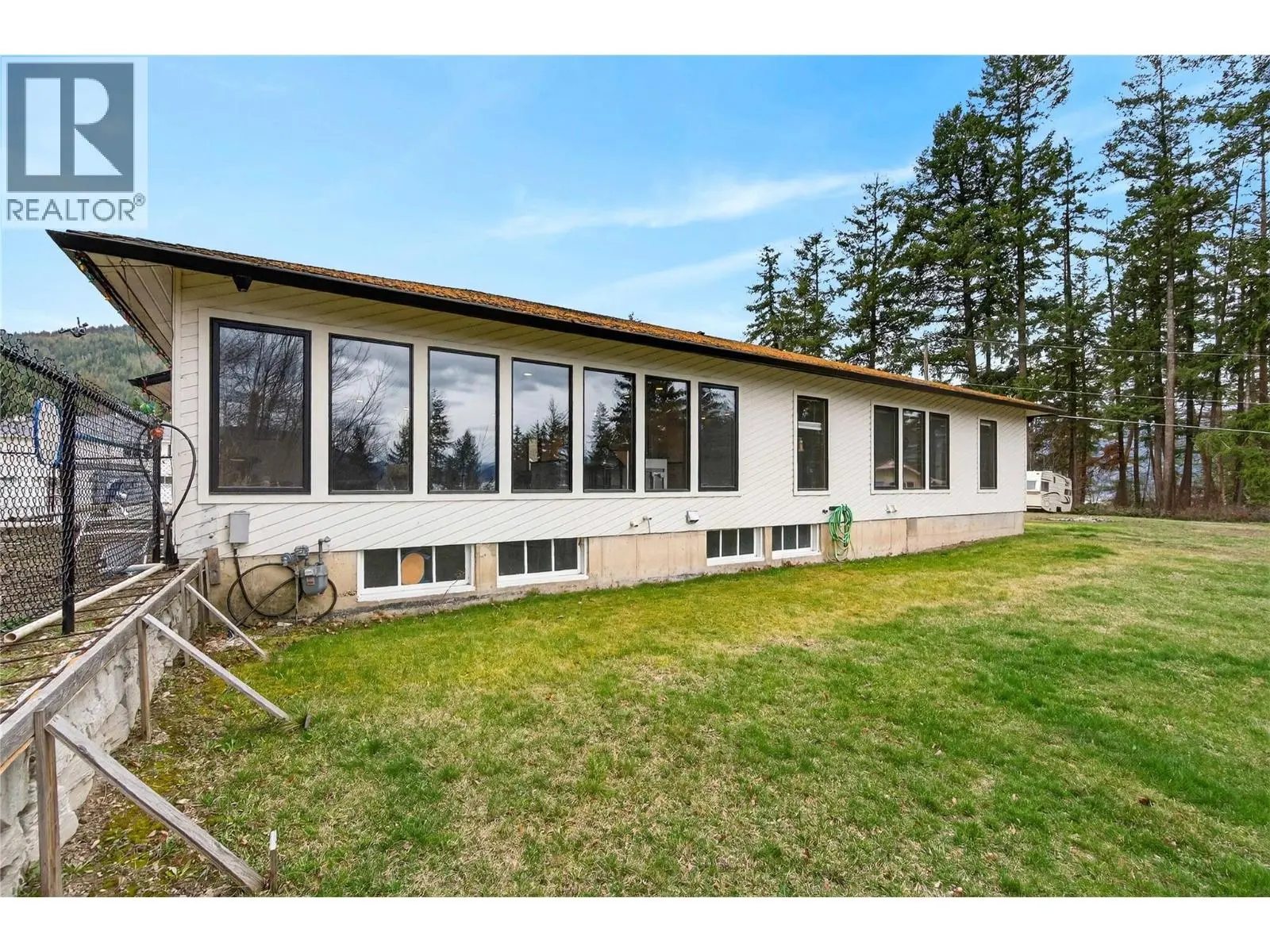 1040 Old Auto Road Se. Salmon Arm, British Columbia