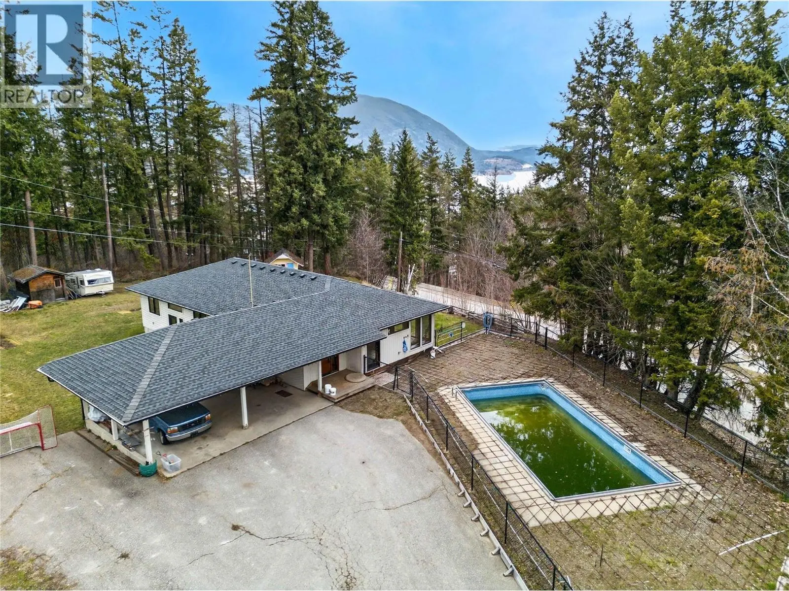1040 Old Auto Road Se. Salmon Arm, British Columbia