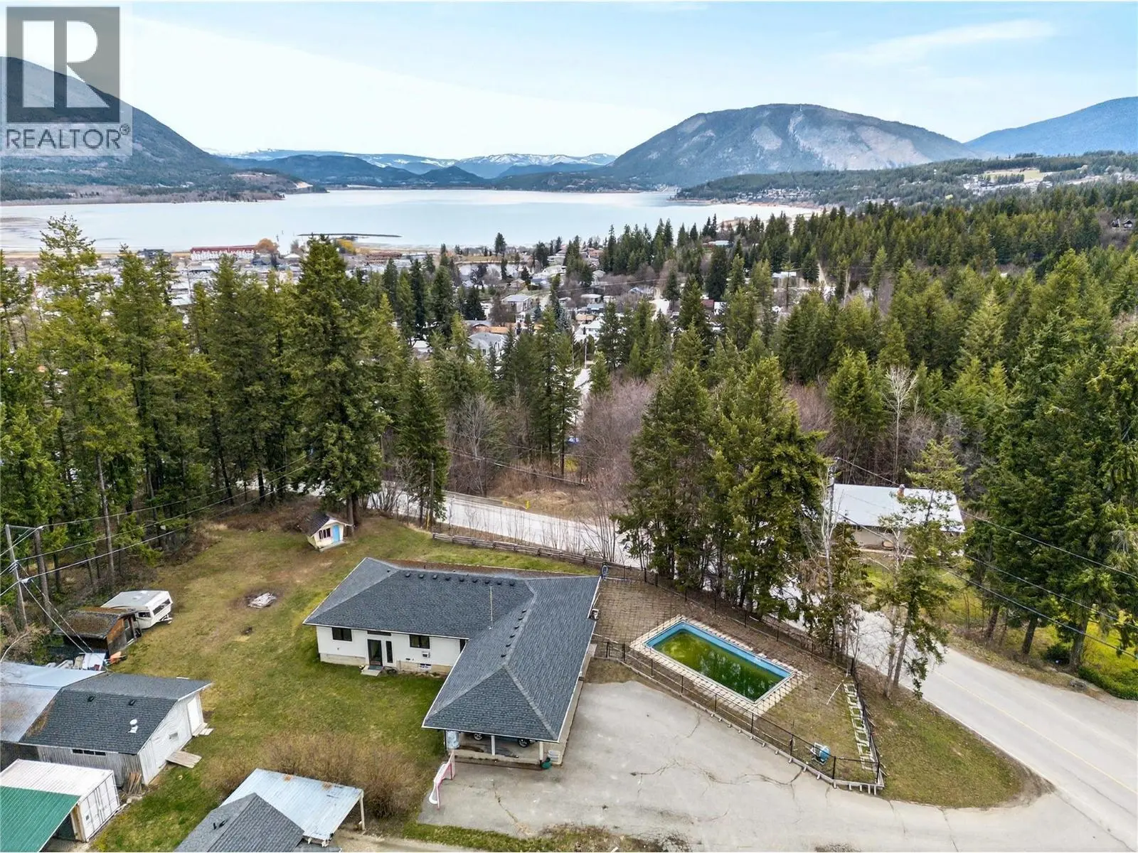 1040 Old Auto Road Se. Salmon Arm, British Columbia