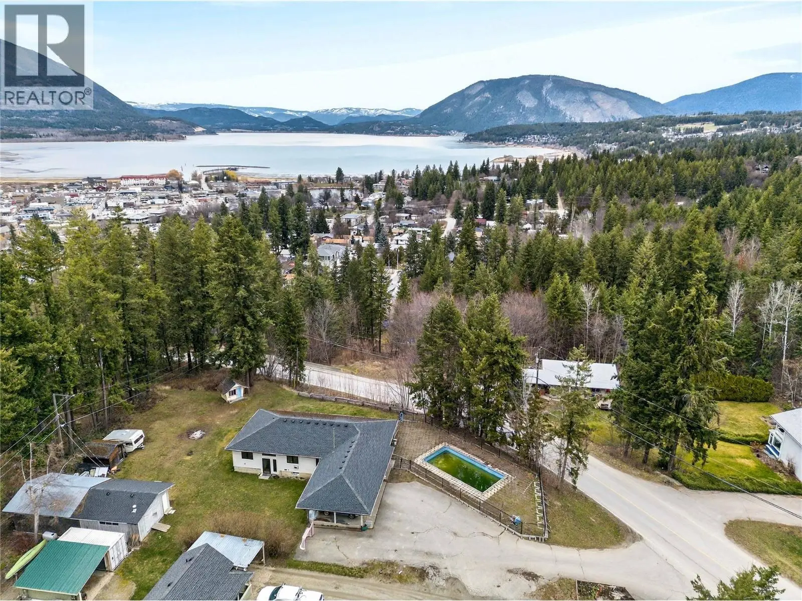 1040 Old Auto Road Se. Salmon Arm, British Columbia