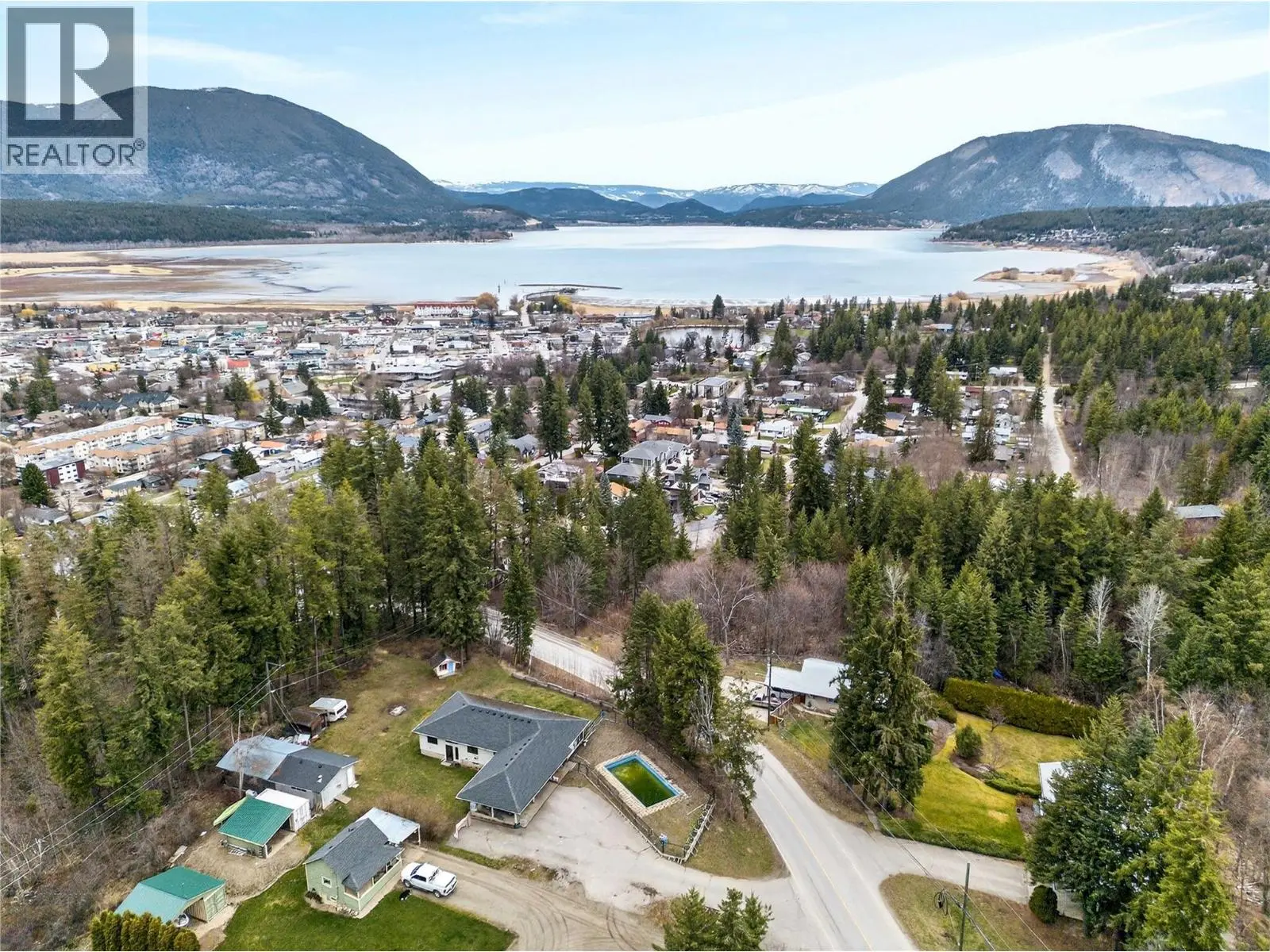 1040 Old Auto Road Se. Salmon Arm, British Columbia