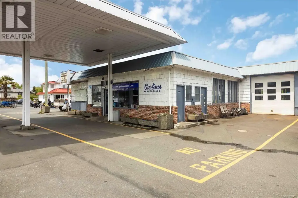 9139 East Saanich Rd, North Saanich