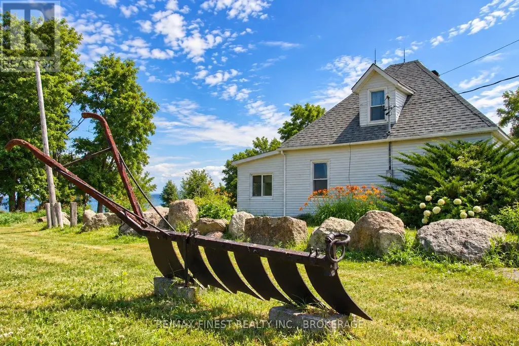 10 Front Road, Loyalist (Amherst Island)