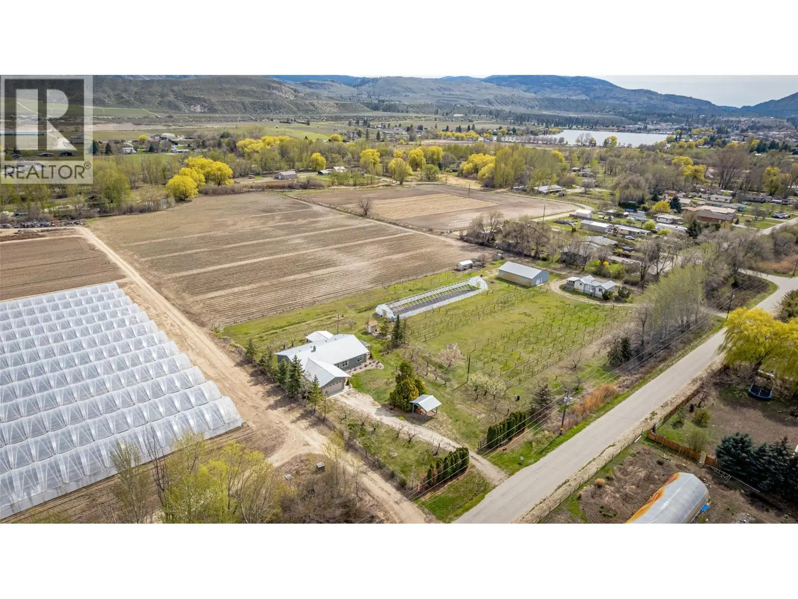 7231 Island Road. Oliver, British Columbia