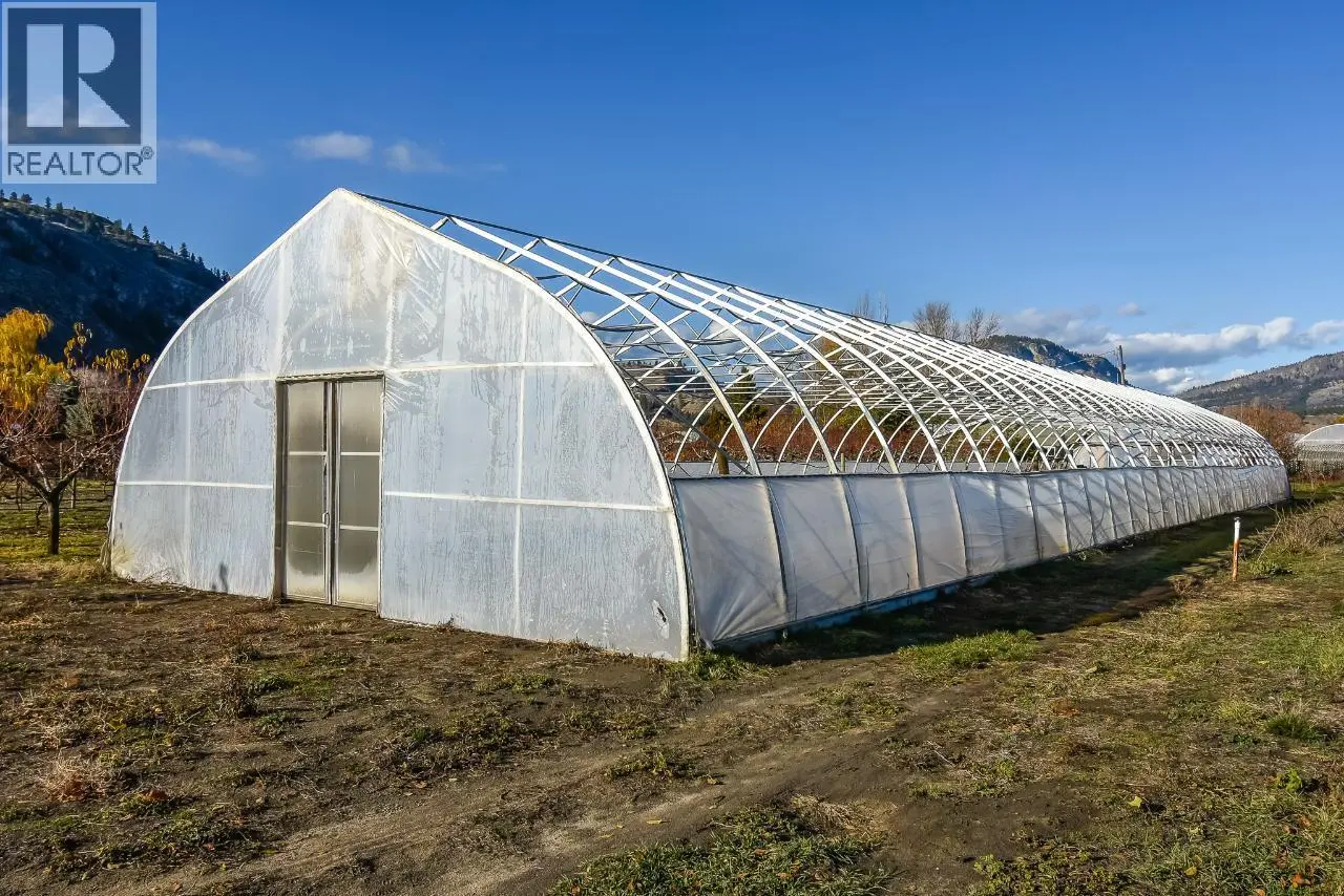 7231 Island Road. Oliver, British Columbia