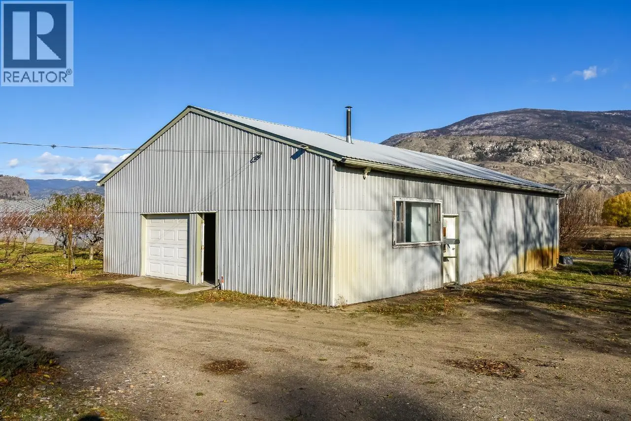 7231 Island Road. Oliver, British Columbia