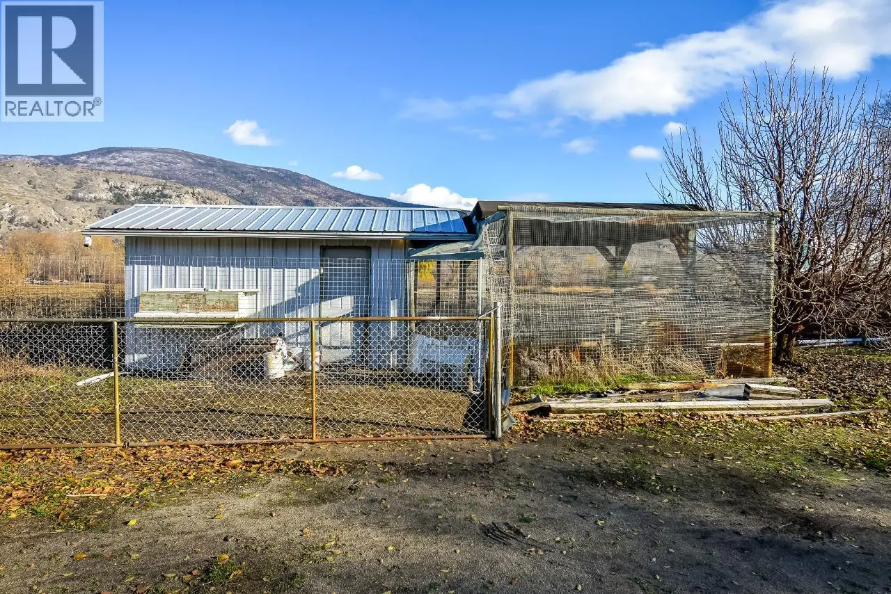 7231 Island Road. Oliver, British Columbia