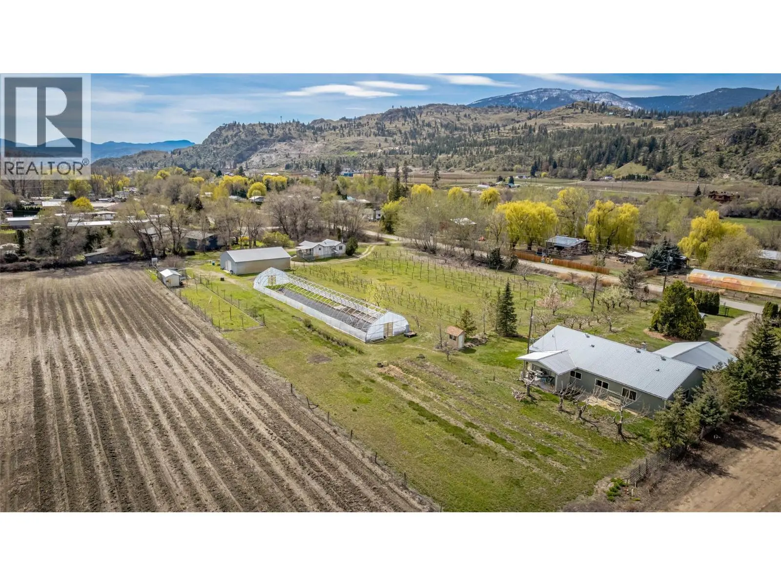 7231 Island Road. Oliver, British Columbia