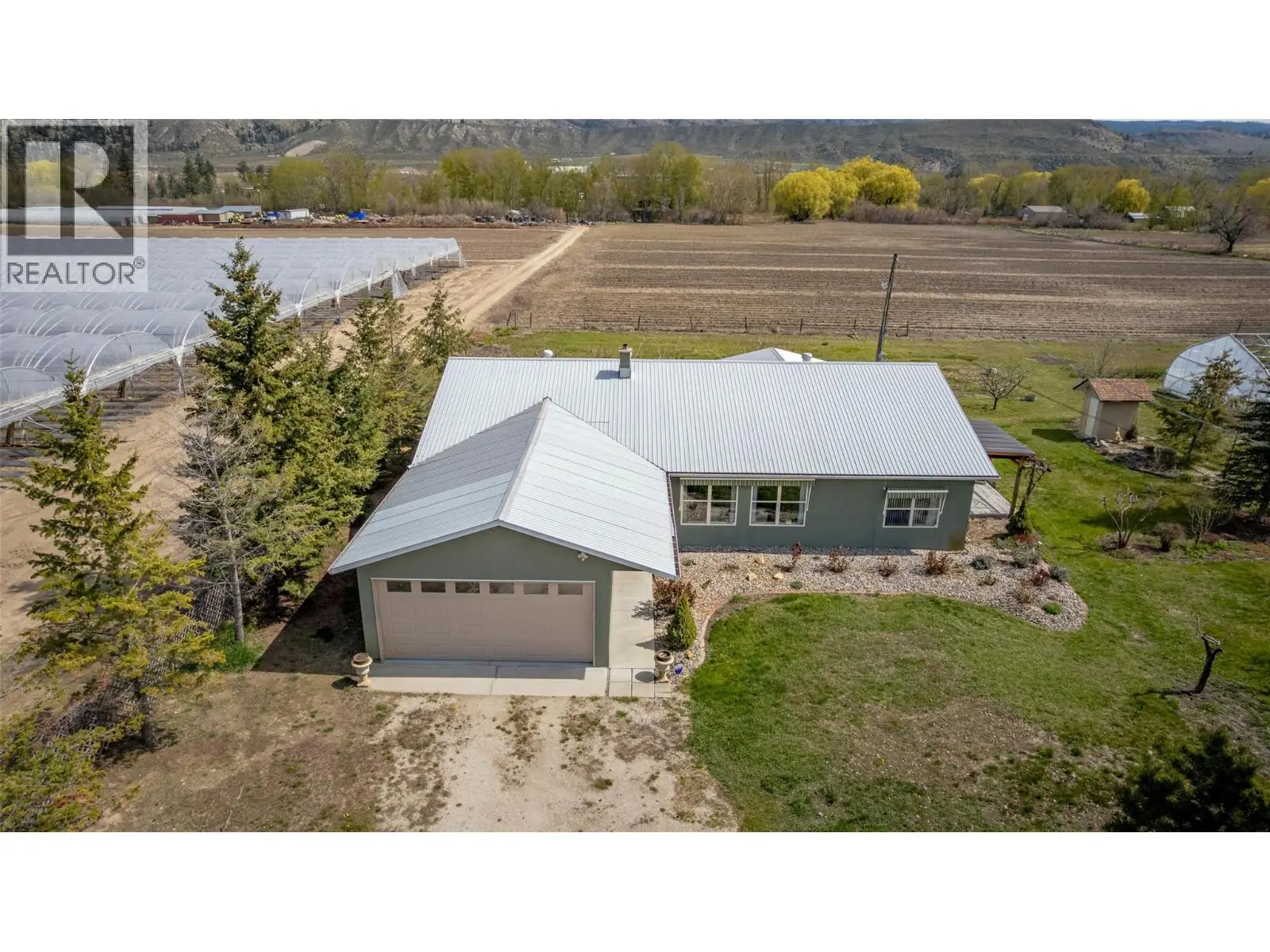 7231 Island Road. Oliver, British Columbia
