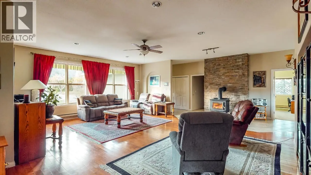 7231 Island Road. Oliver, British Columbia