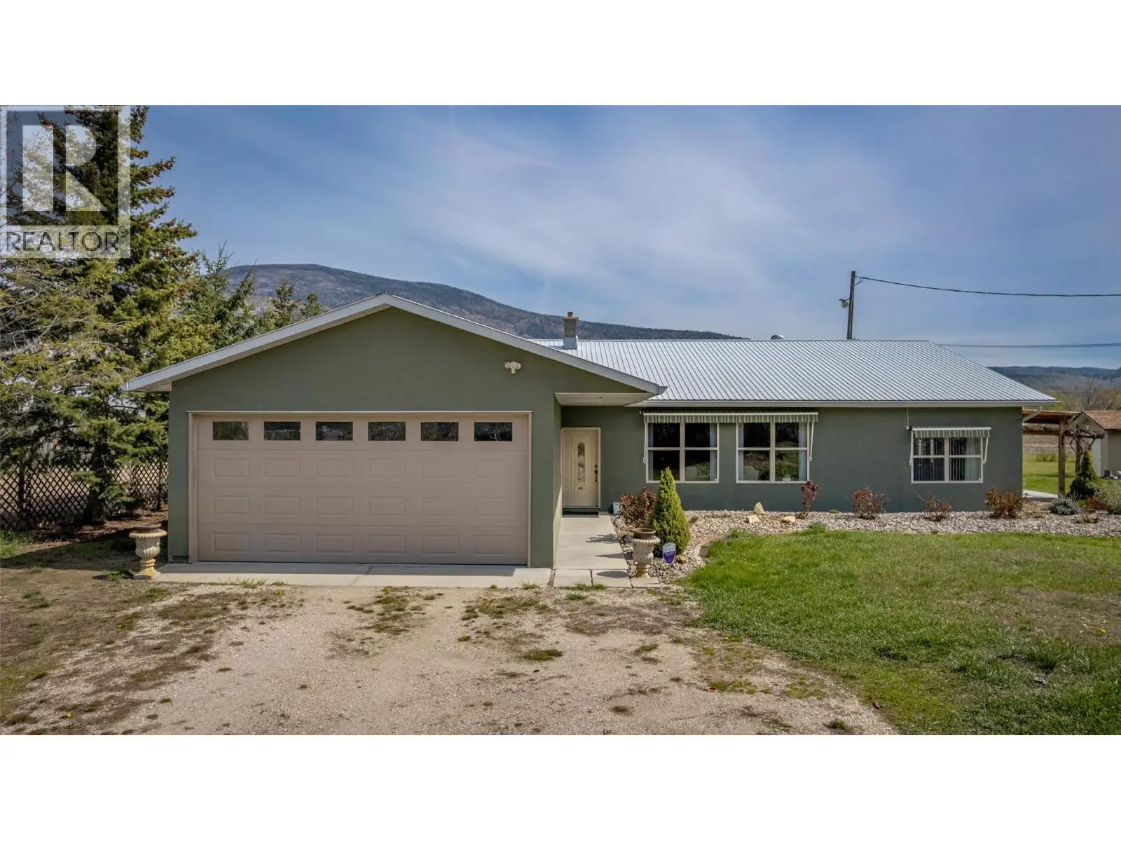 7231 Island Road. Oliver, British Columbia
