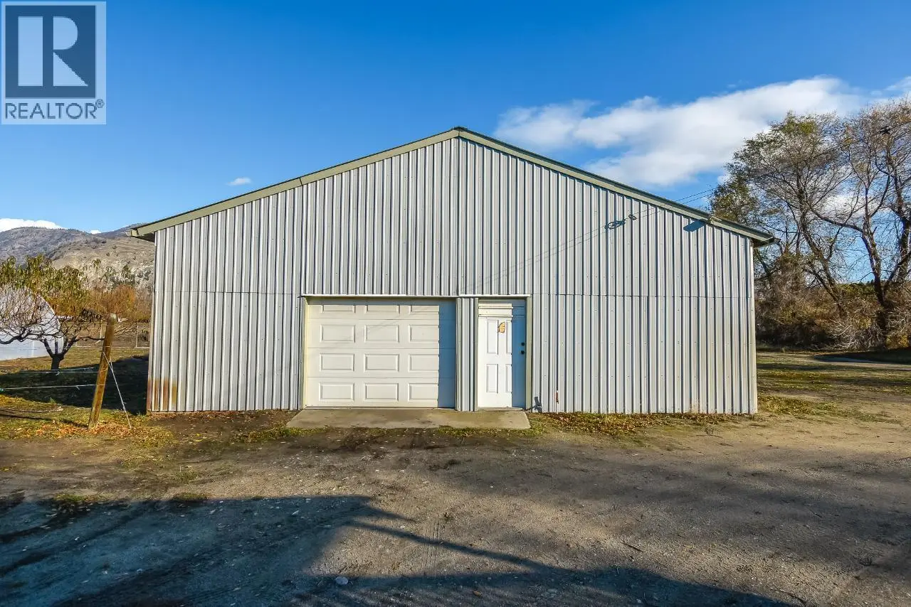 7231 Island Road. Oliver, British Columbia