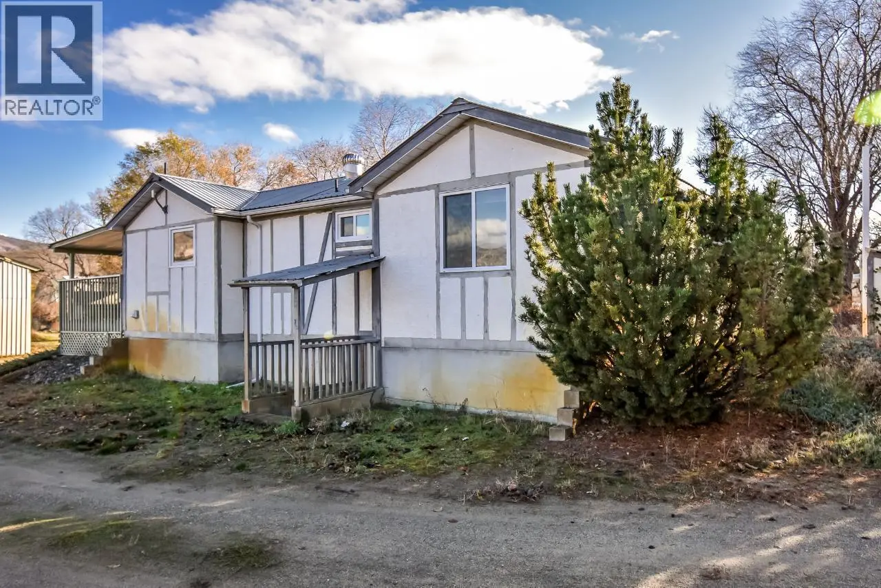 7231 Island Road. Oliver, British Columbia