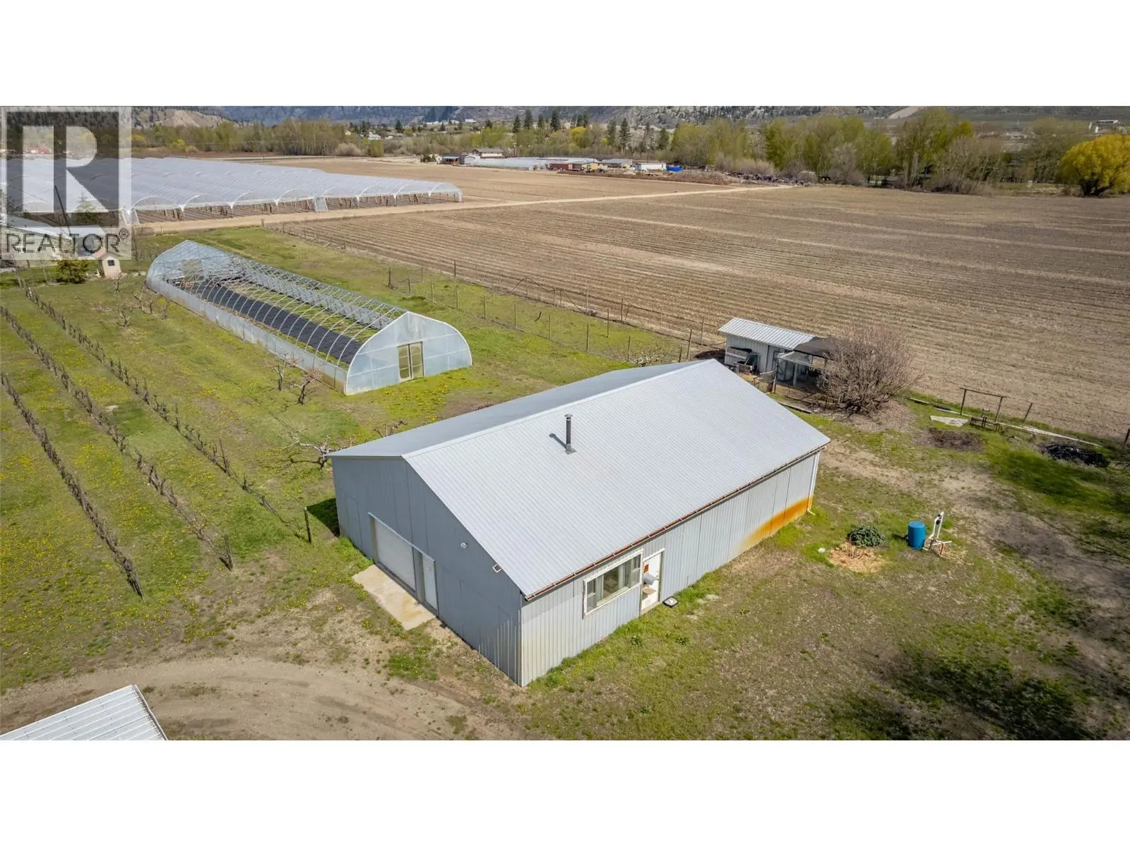 7231 Island Road. Oliver, British Columbia