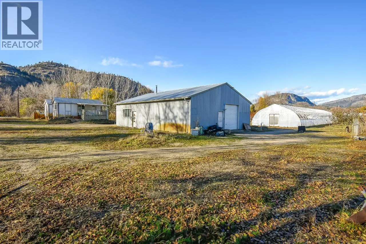 7231 Island Road. Oliver, British Columbia