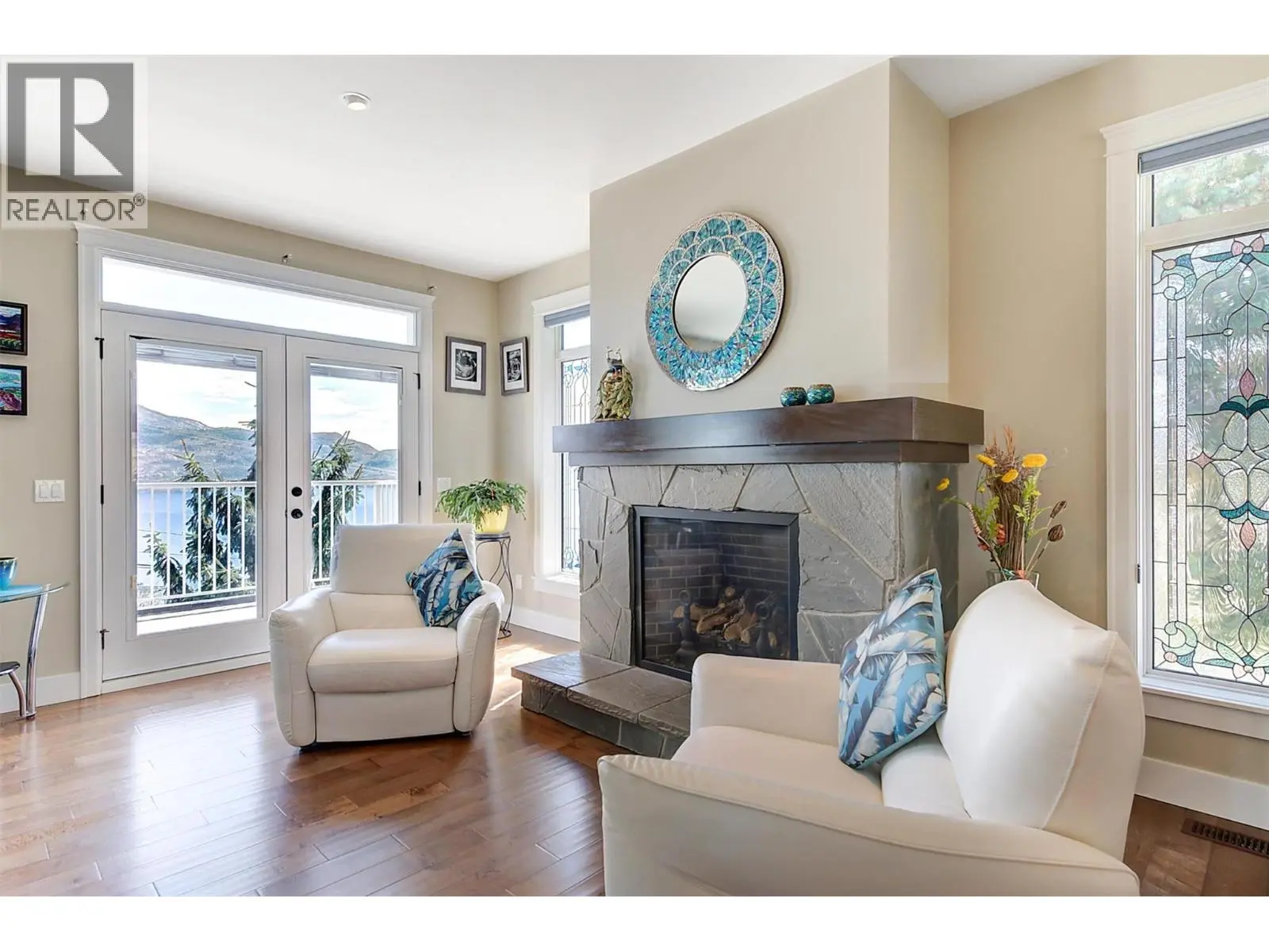 6148 Lipsett Avenue. Peachland, British Columbia