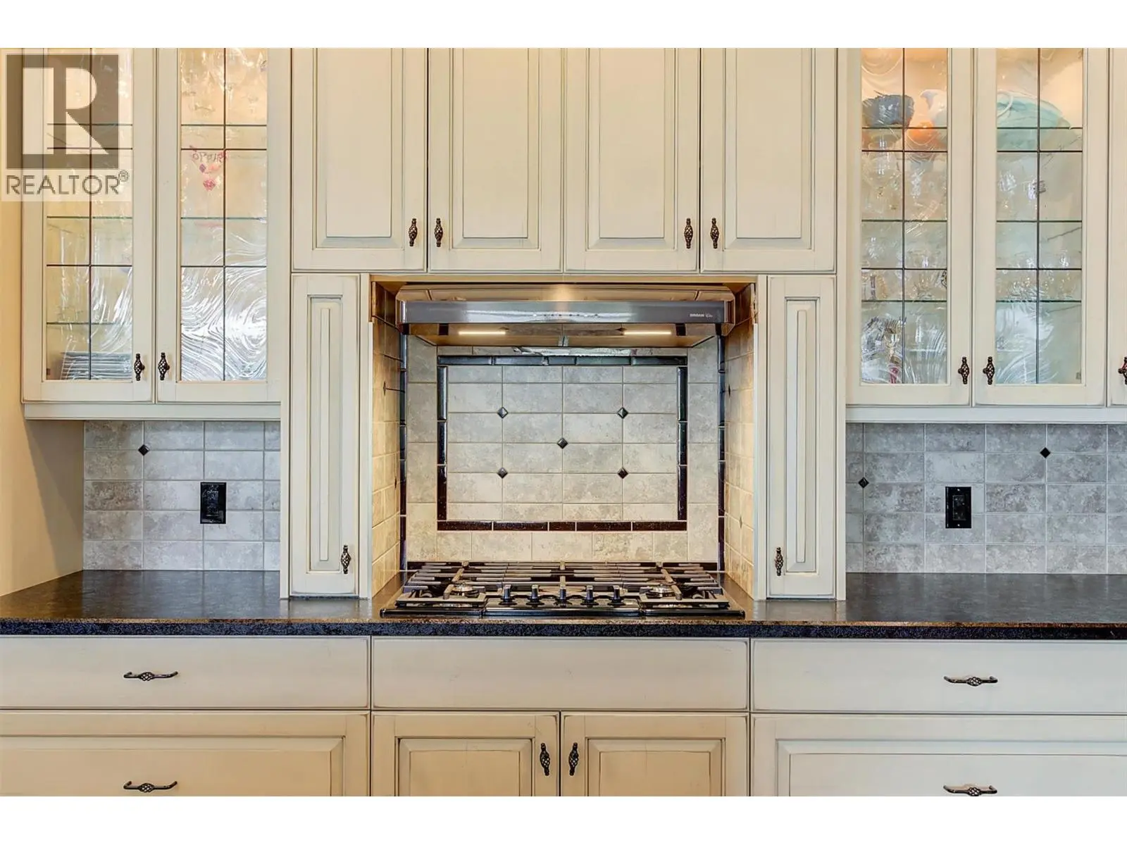 6148 Lipsett Avenue. Peachland, British Columbia