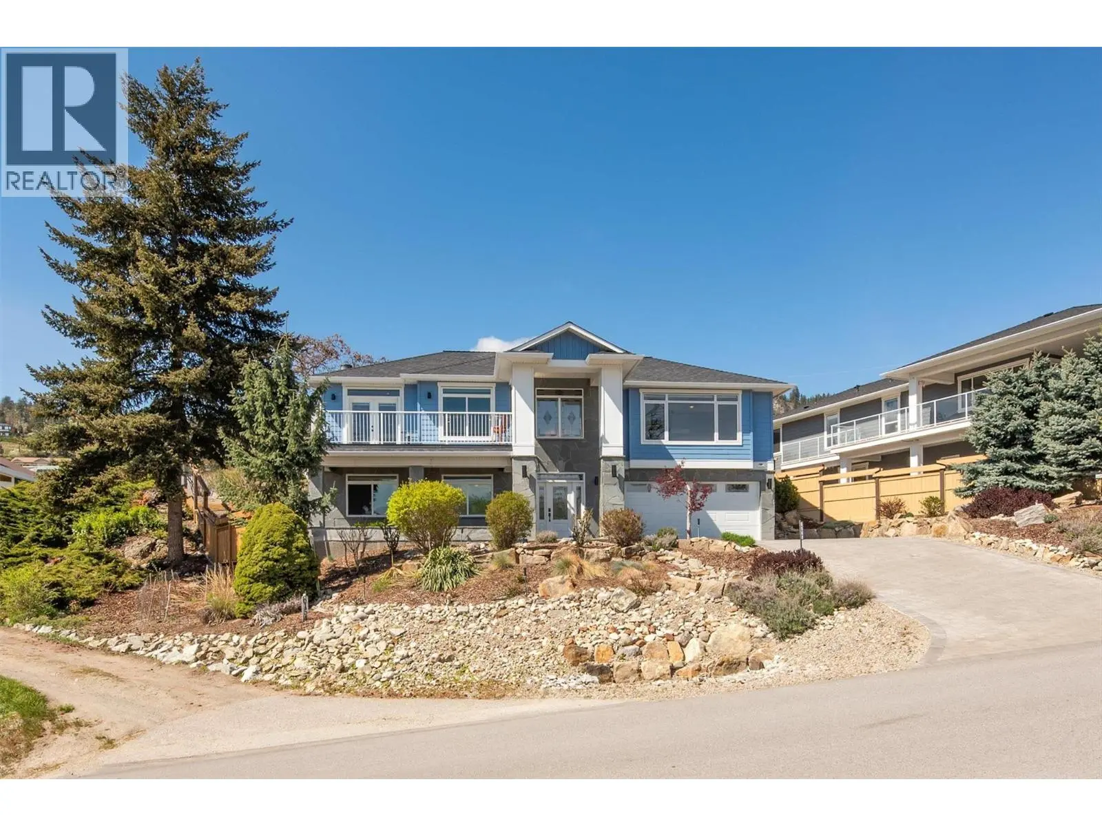 6148 Lipsett Avenue. Peachland, British Columbia