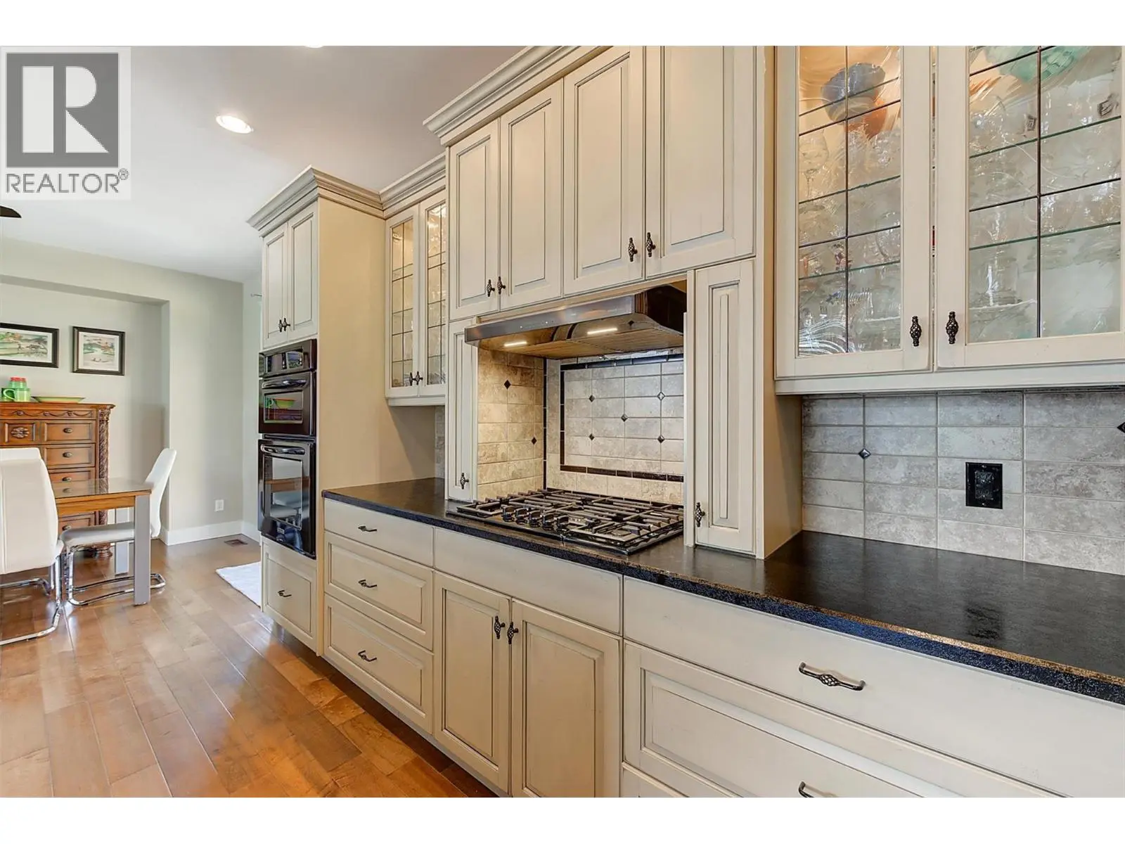 6148 Lipsett Avenue. Peachland, British Columbia