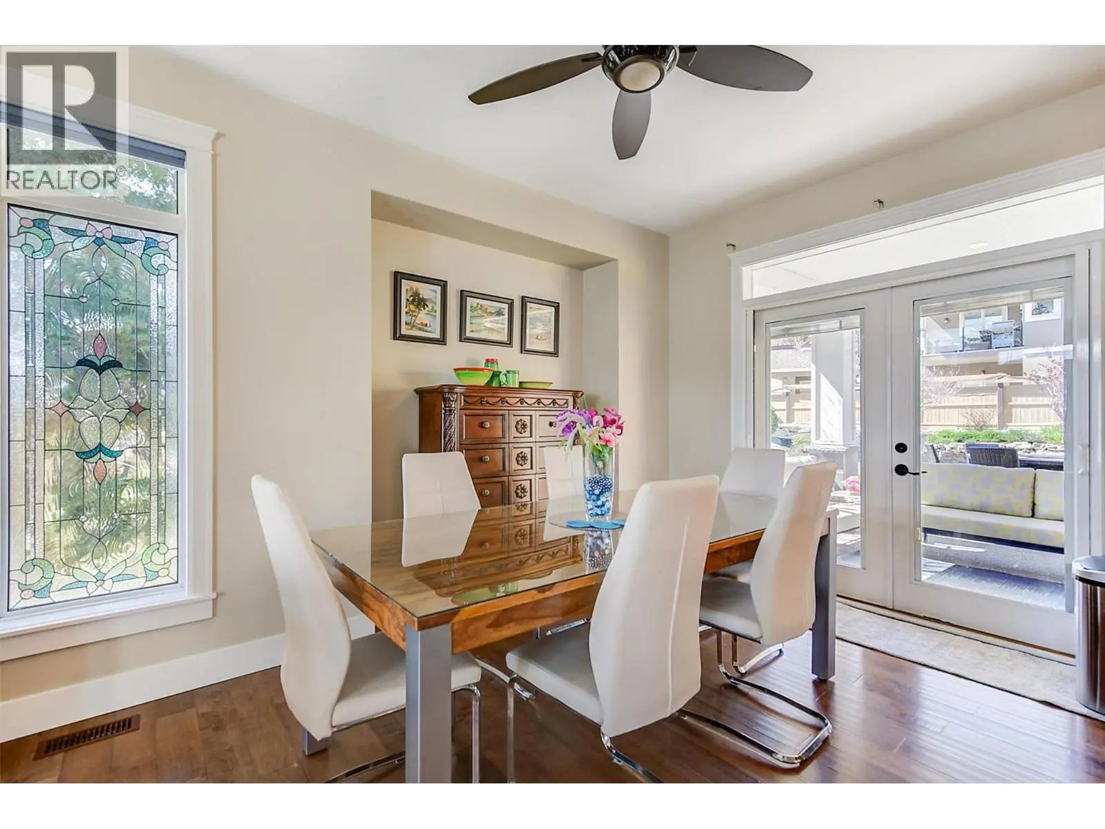6148 Lipsett Avenue. Peachland, British Columbia
