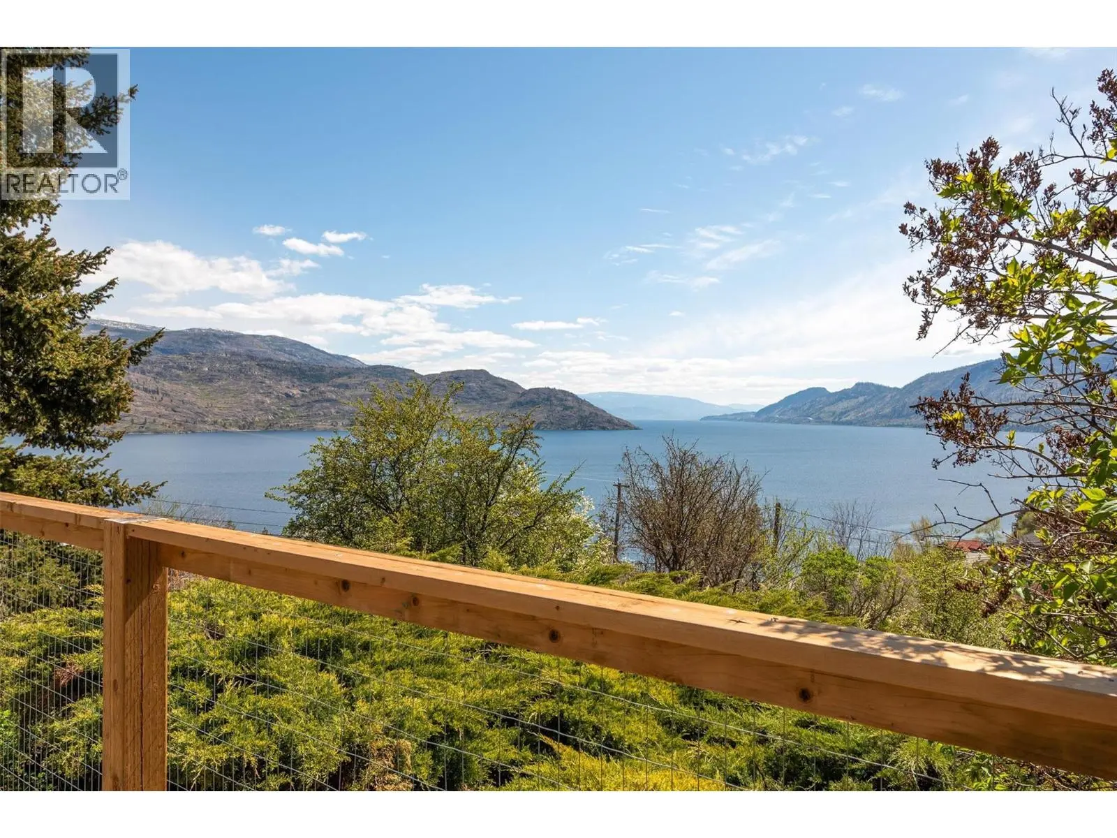 6148 Lipsett Avenue. Peachland, British Columbia