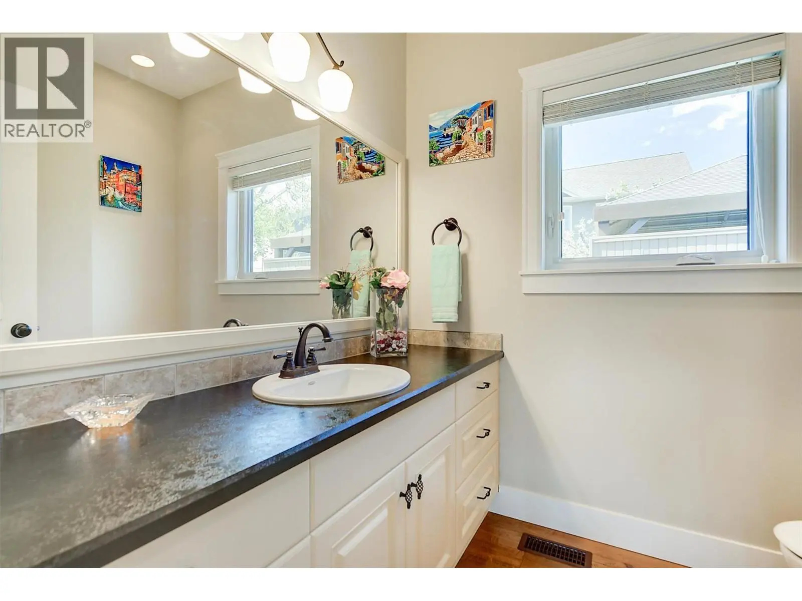 6148 Lipsett Avenue. Peachland, British Columbia