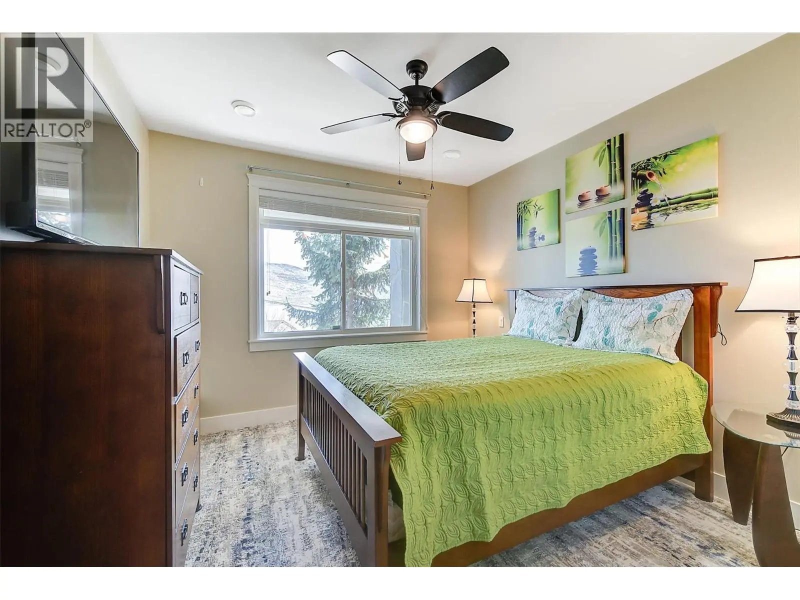 6148 Lipsett Avenue. Peachland, British Columbia