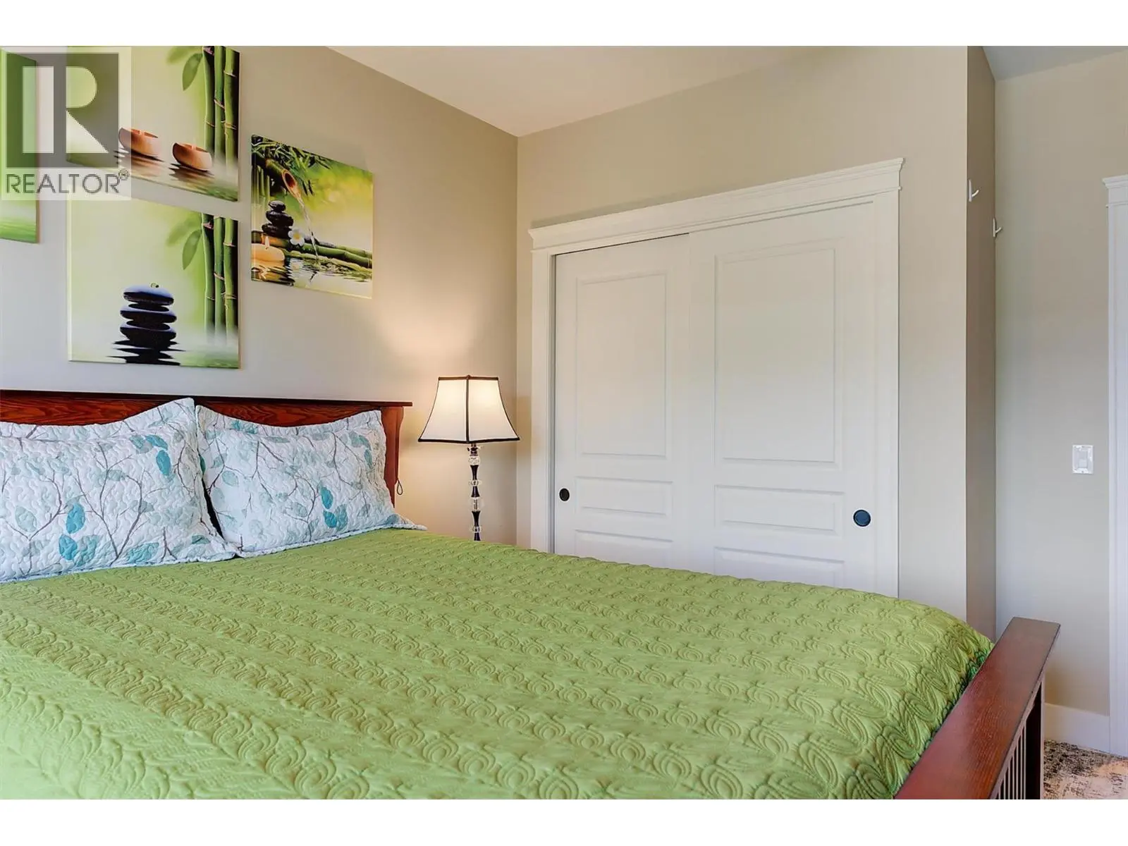 6148 Lipsett Avenue. Peachland, British Columbia