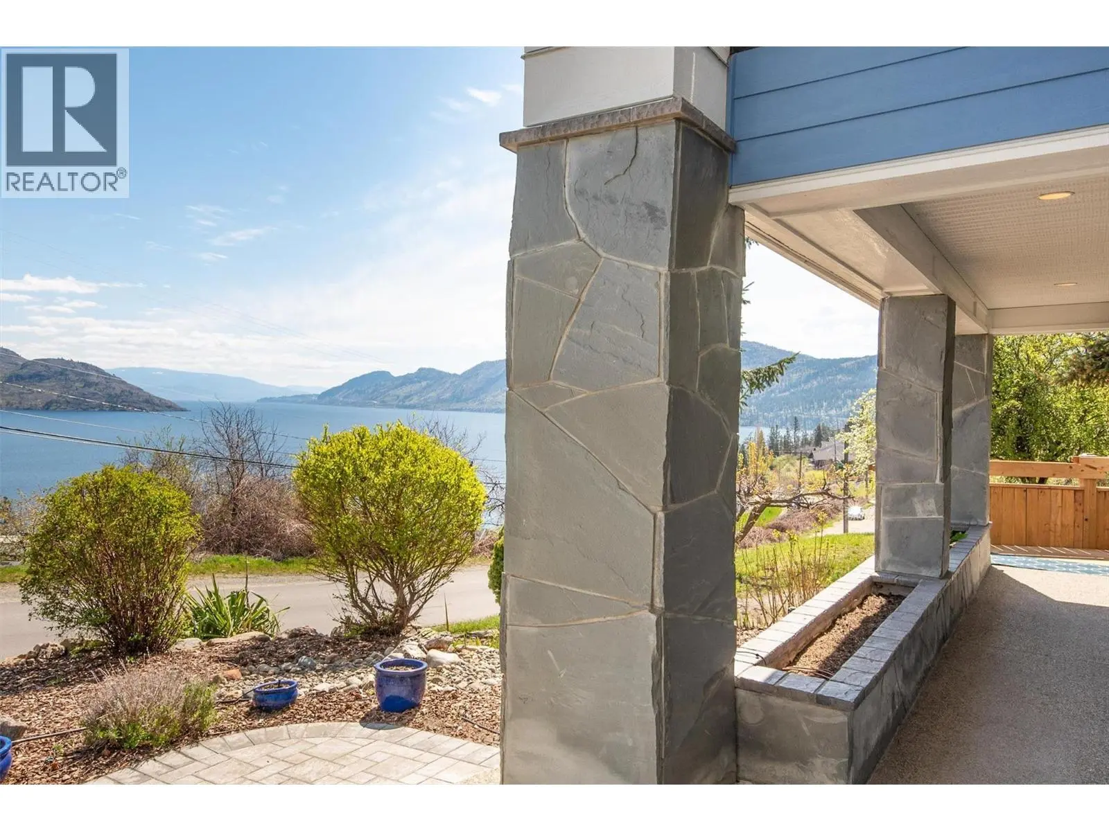 6148 Lipsett Avenue. Peachland, British Columbia