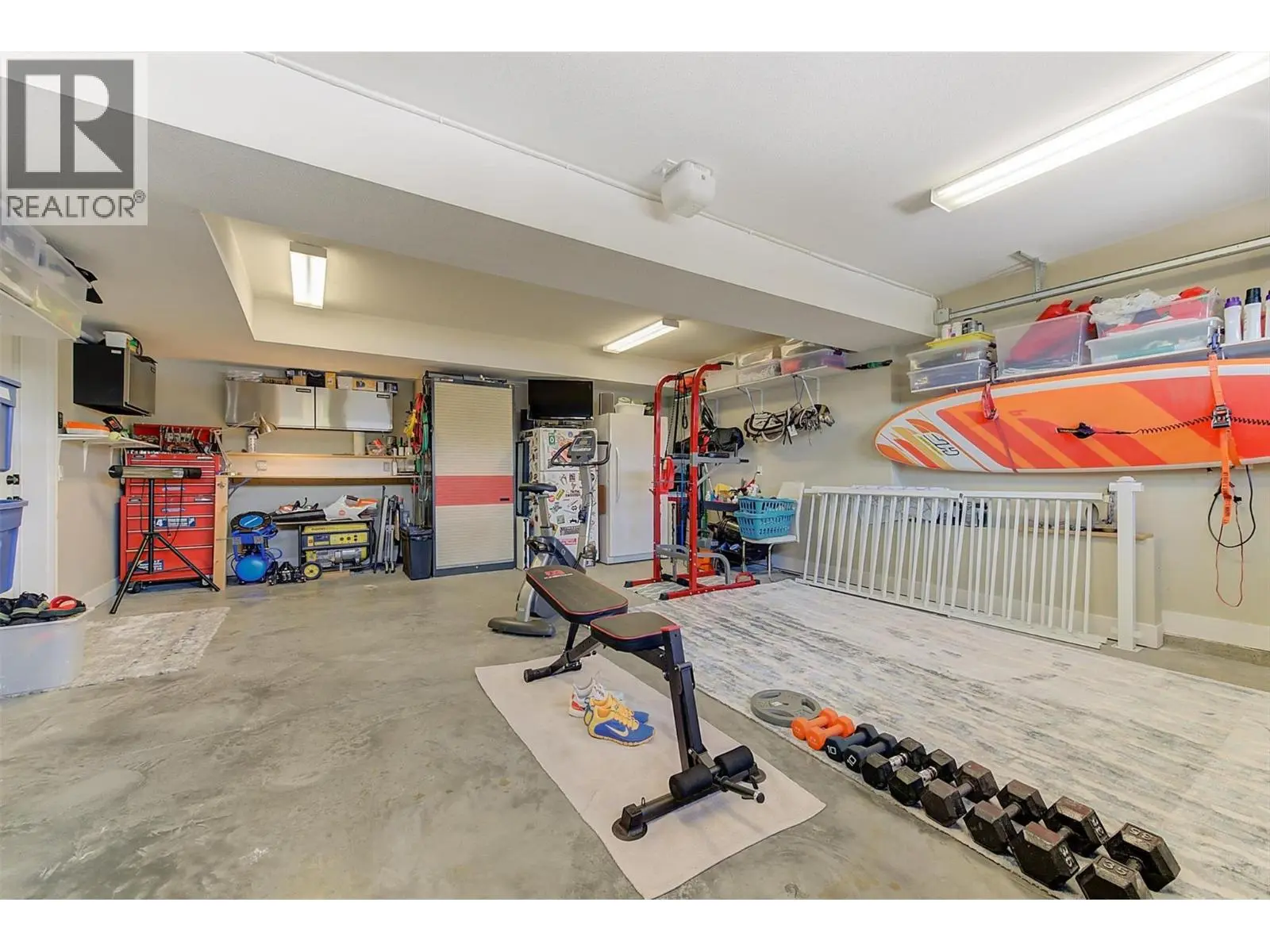 6148 Lipsett Avenue. Peachland, British Columbia