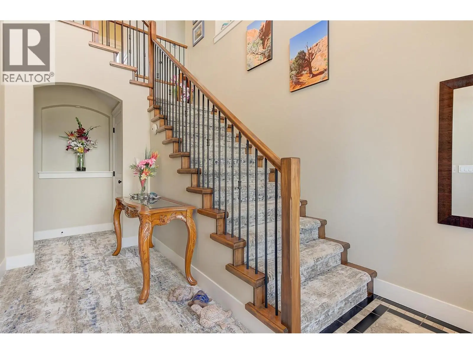 6148 Lipsett Avenue. Peachland, British Columbia
