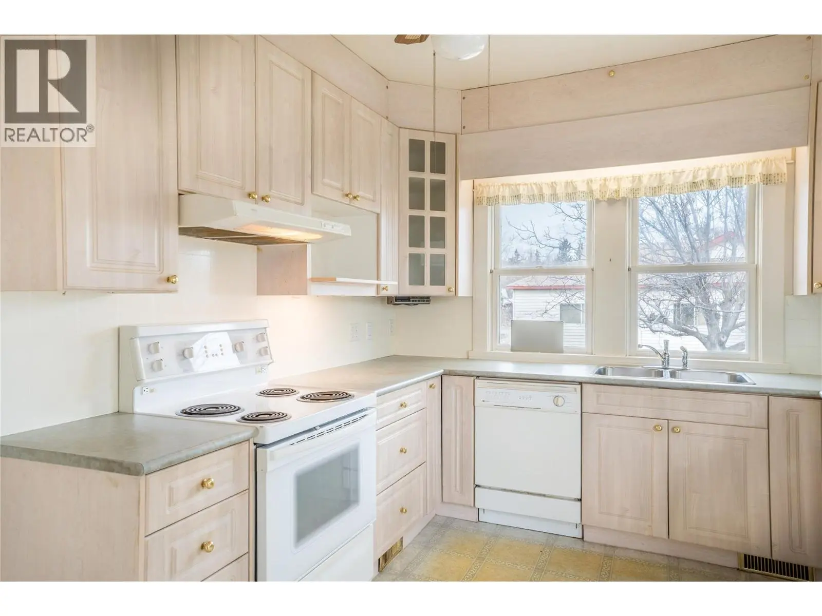 14207 Victoria Road N. Summerland, British Columbia