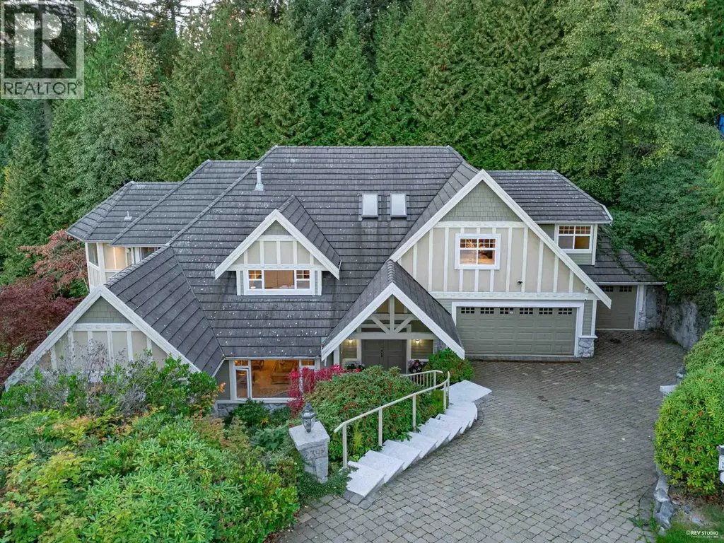 2398 Constantine Place, West Vancouver