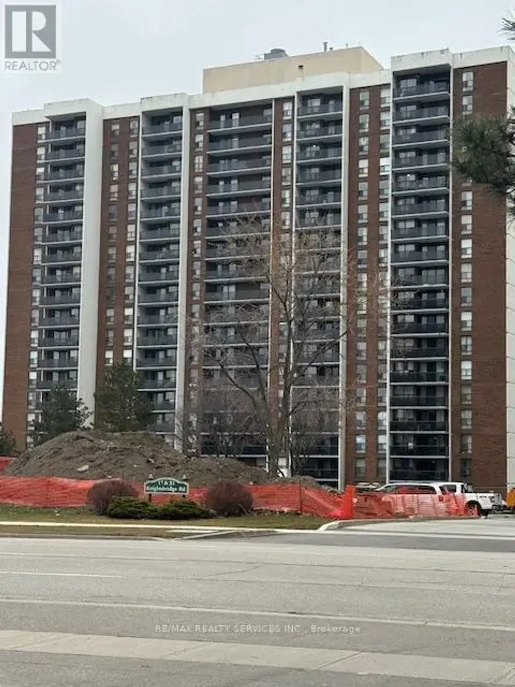 805 - 21 Knightsbridge Road, Brampton (Queen Street Corridor)