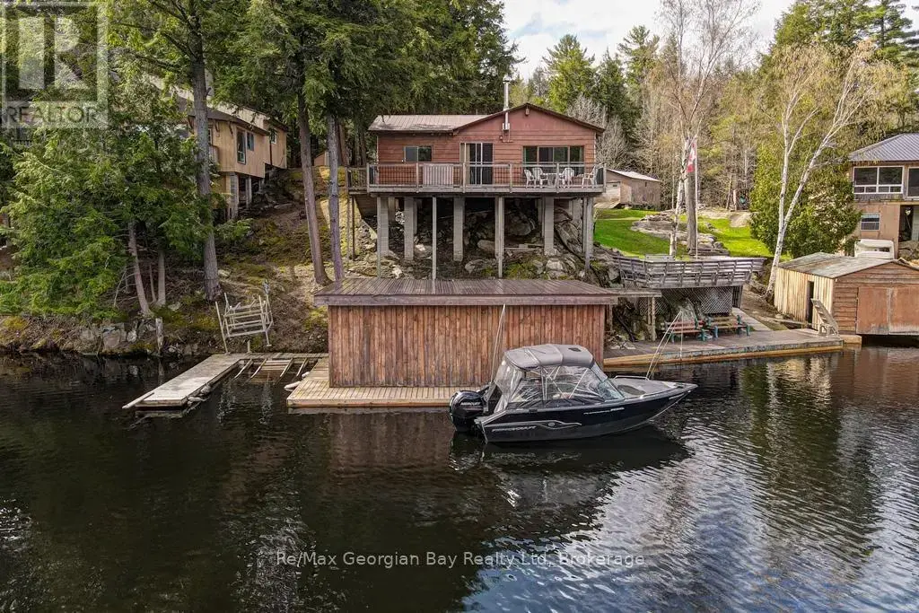15sr405 Severn River Shore, Muskoka Lakes (Wood (Muskoka Lakes))