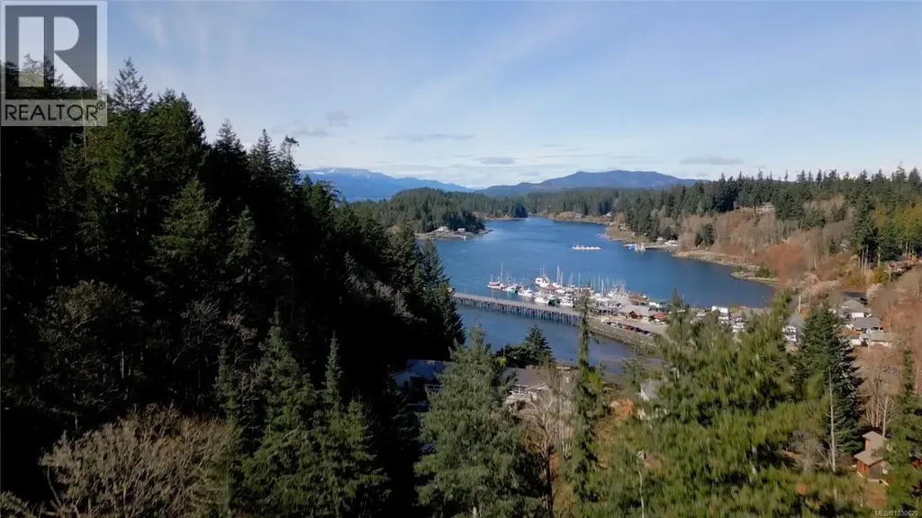615 Green Rd, Quadra Island