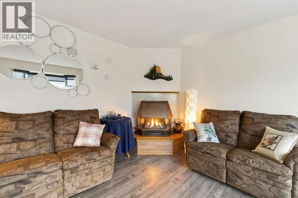 4751 Lakeshore Road Ne. Salmon Arm, British Columbia