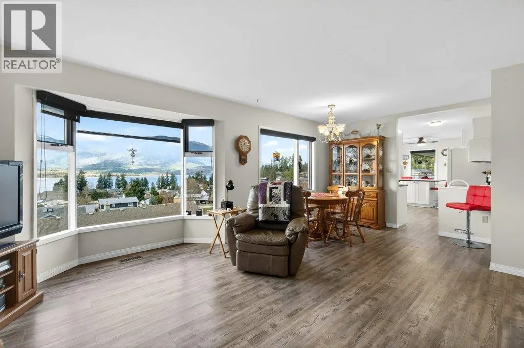 4751 Lakeshore Road Ne. Salmon Arm, British Columbia