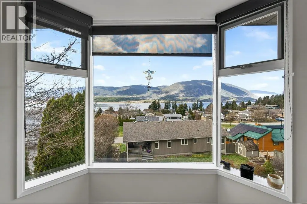 4751 Lakeshore Road Ne. Salmon Arm, British Columbia