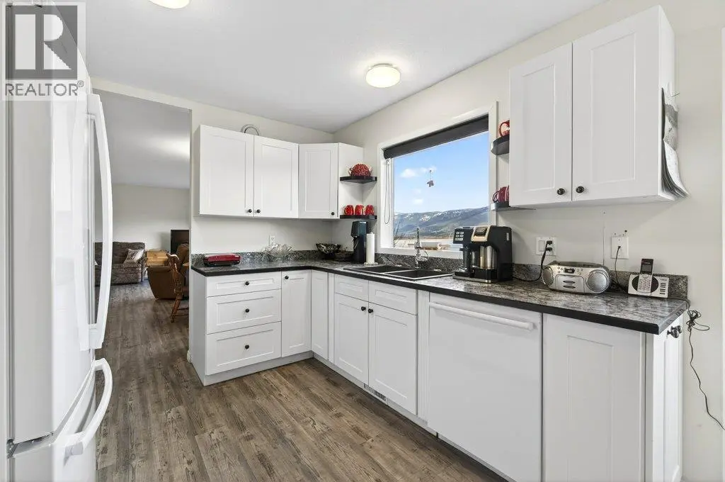 4751 Lakeshore Road Ne. Salmon Arm, British Columbia
