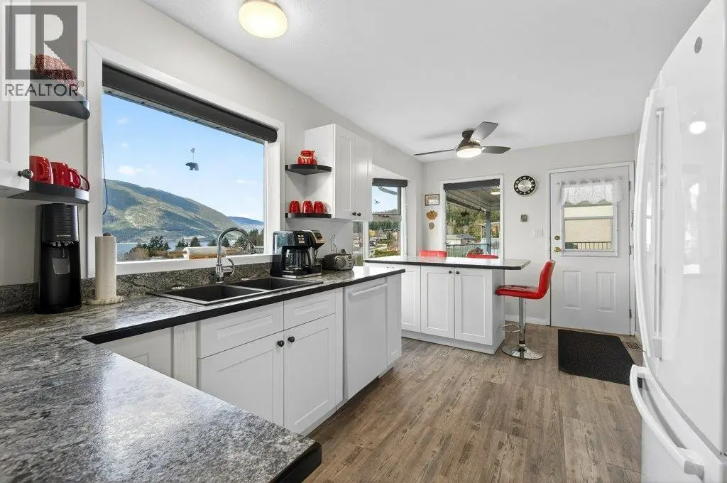 4751 Lakeshore Road Ne. Salmon Arm, British Columbia
