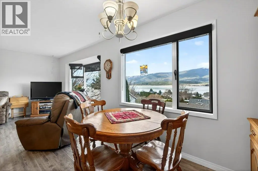 4751 Lakeshore Road Ne. Salmon Arm, British Columbia