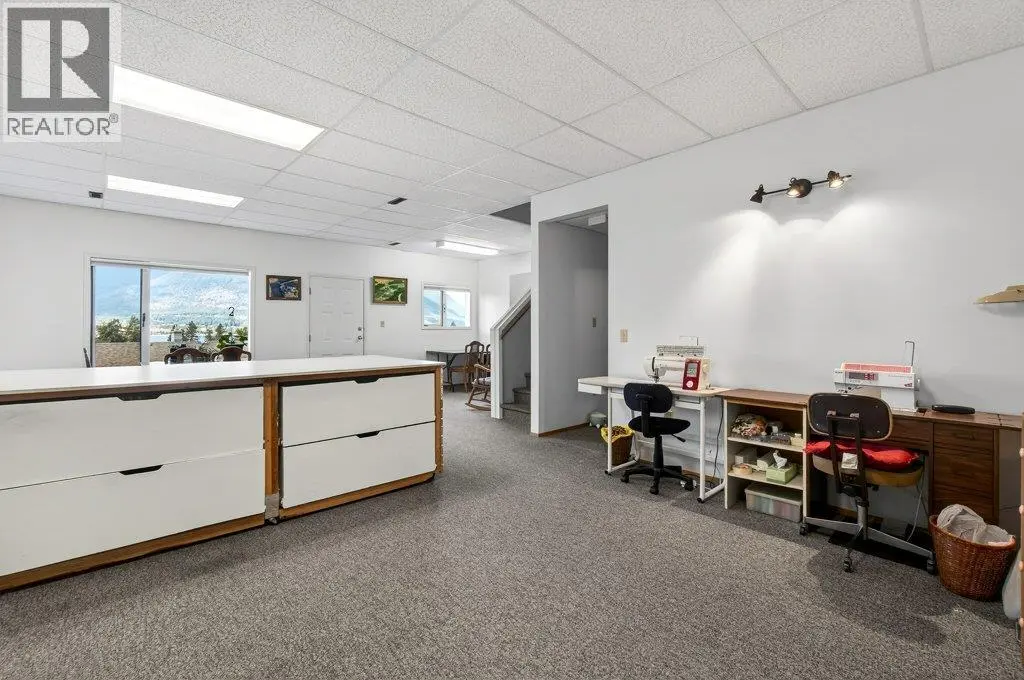 4751 Lakeshore Road Ne. Salmon Arm, British Columbia