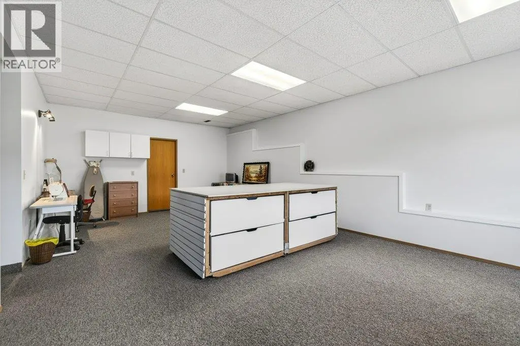 4751 Lakeshore Road Ne. Salmon Arm, British Columbia