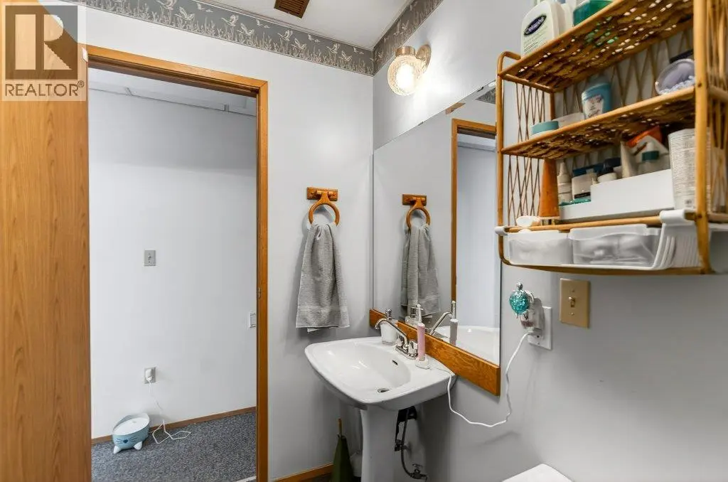 4751 Lakeshore Road Ne. Salmon Arm, British Columbia