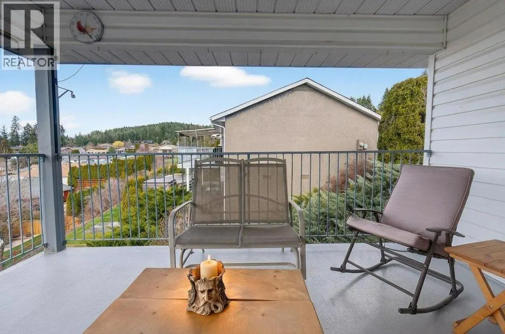 4751 Lakeshore Road Ne. Salmon Arm, British Columbia